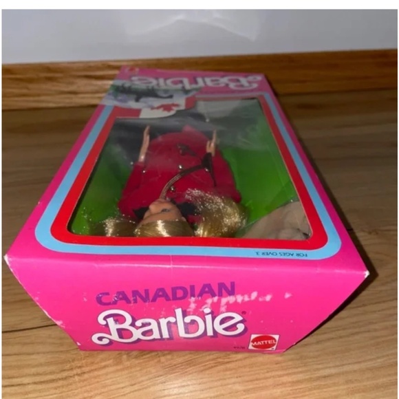 BARBIE Canadian Mountie  - Vintage1987  NIB - Picture 8 of 16